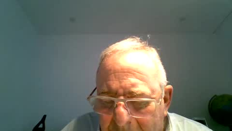 martin_1947 online show from May 9, 6:35 pm