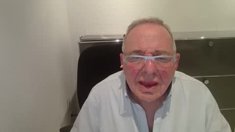 martin_1947 online show from May 22, 7:30 pm