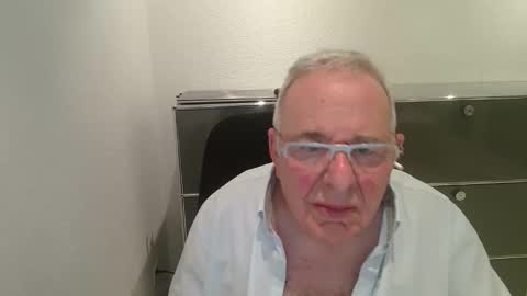 martin_1947 online show from May 23, 8:46 pm
