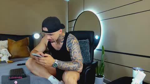 Snapshot of martin_colby05 chatting on December 22, 12:40 am ONLYFANS Sotoandres modelo independiente online show from December 22, 12:40 am