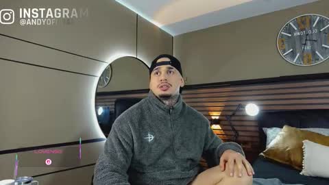 Snapshot of martin_colby05 chatting on February 3, 2:32 am ONLYFANS Sotoandres modelo independiente online show from February 3, 2:32 am