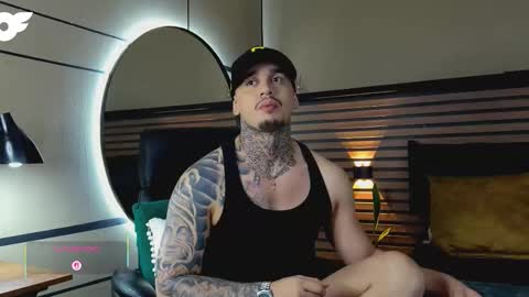 Snapshot of martin_colby05 chatting on February 23, 1:25 am ONLYFANS Sotoandres modelo independiente online show from February 23, 1:25 am