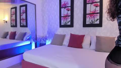 mari online show from November 21, 1:10 pm