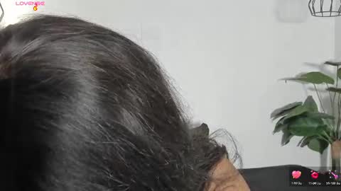 Snapshot of martina_jackson_ chatting on June 23, 10:41 pm Laura online show from June 23, 10:41 pm