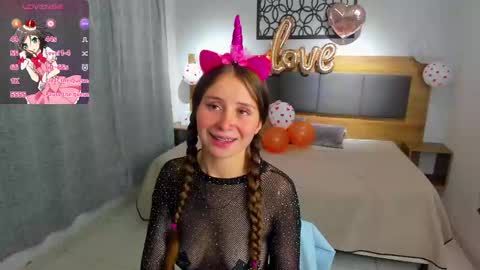  M A R T I N A  online show from September 9, 12:26 pm