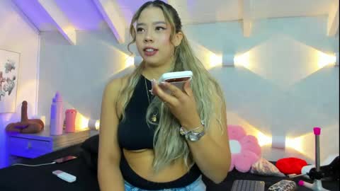 martina mIIler online show from June 3, 12:08 pm