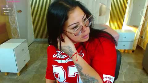 Snapshot of martina_tay chatting on December 3, 3:14 am Hey im martina online show from December 3, 3:14 am