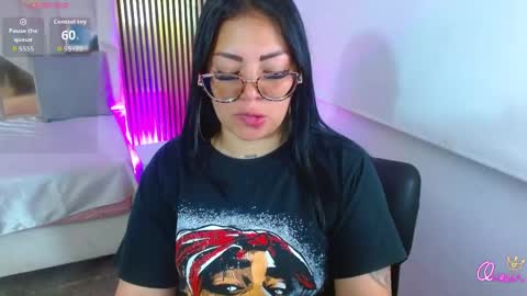 Snapshot of martina_tay chatting on April 28, 3:22 am Hey im martina online show from April 28, 3:22 am