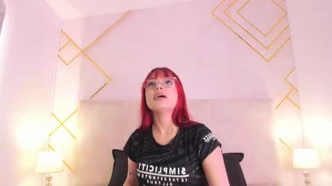 Snapshot of martinaa_garcia chatting on November 17, 8:03 pm Martina online show from November 17, 8:03 pm