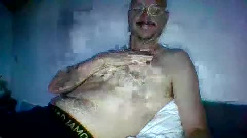 Snapshot of martinadam18 chatting on June 20, 3:20 am martinadam18 online show from June 20, 3:20 am