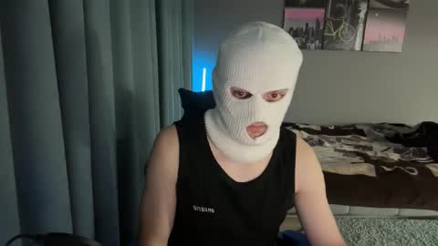Snapshot of martinboy01 chatting on October 19, 3:34 pm Martin online show from October 19, 3:34 pm