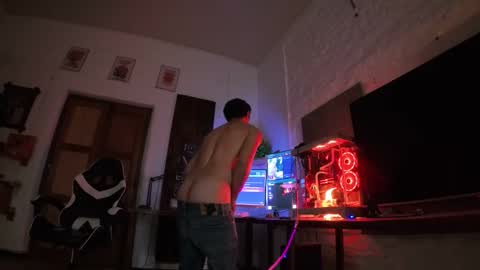 martingillesg online show from April 5, 12:41 am