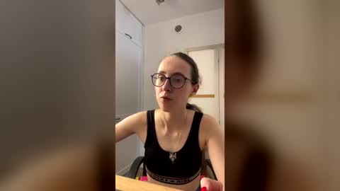 Snapshot of martiniselena chatting on July 15, 5:56 am martiniselena online show from July 15, 5:56 am