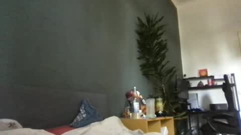 Snapshot of martinmagic467657 chatting on June 30, 6:36 am martinmagic467657 online show from June 30, 6:36 am