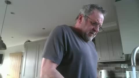 Snapshot of martinrgbxxxx chatting on March 3, 9:26 am martinrgbxxxx online show from March 3, 9:26 am