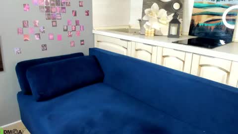 Snapshot of mary_f0x chatting on June 4, 8:09 am Mary fox online show from June 4, 8:09 am