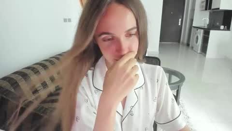 Snapshot of mary_janee__ chatting on February 23, 6:33 am Mary Jane online show from February 23, 6:33 am