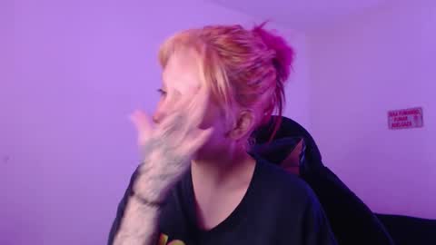                      100   online show from November 24, 5:40 am