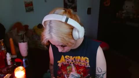 Snapshot of mary_janness chatting on July 23, 5:00 pm 100 online show from July 23, 5:00 pm