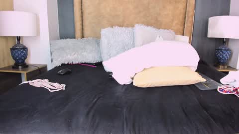 Snapshot of mary_kisss chatting on December 12, 11:58 pm online show from December 12, 11:58 pm