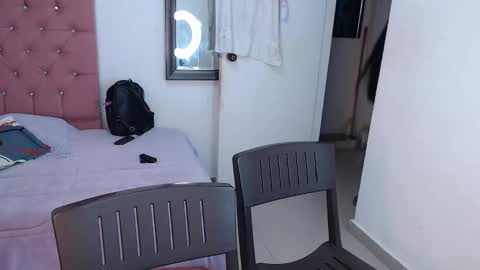 Snapshot of mary_live18 chatting on March 9, 12:09 pm Hi guys im Mary online show from March 9, 12:09 pm