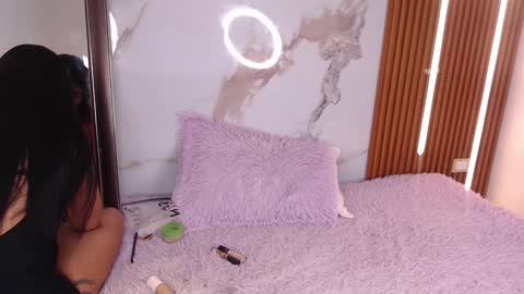 Snapshot of mary_live18 chatting on September 14, 12:48 pm Hi guys im Mary online show from September 14, 12:48 pm