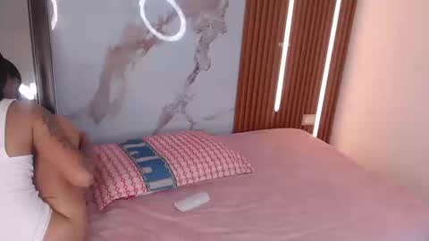 Snapshot of mary_live18 chatting on September 25, 8:01 pm Hi guys im Mary online show from September 25, 8:01 pm