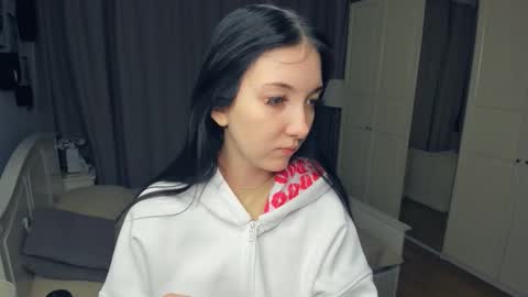 Mary online show from January 9, 9:34 am