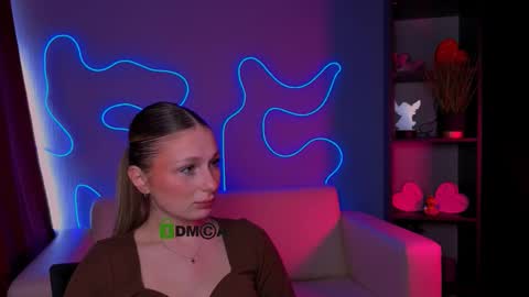 Mary online show from November 25, 12:16 pm