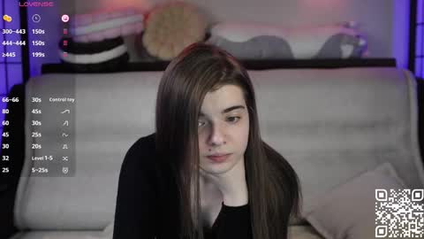 Snapshot of mary_shake chatting on February 18, 7:10 pm Mary online show from February 18, 7:10 pm