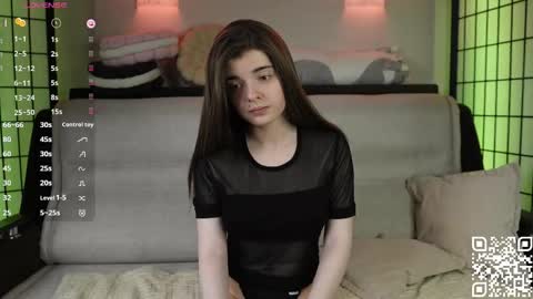 Snapshot of mary_shake chatting on February 20, 9:15 pm Mary online show from February 20, 9:15 pm