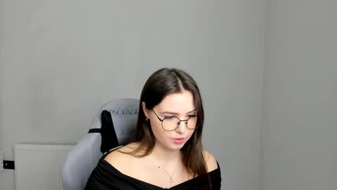 Snapshot of mary_wave_ chatting on April 22, 6:49 am Alice online show from April 22, 6:49 am