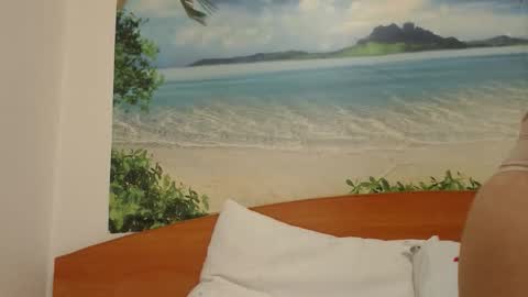Snapshot of maryem199115 chatting on September 22, 11:45 am maryem online show from September 22, 11:45 am