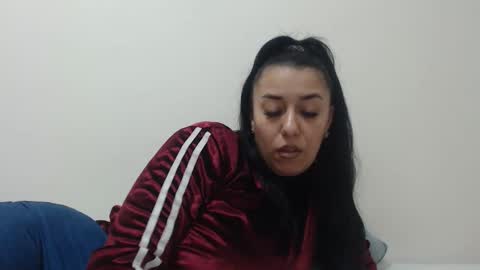 Snapshot of maryem199115 chatting on February 6, 2:53 pm maryem online show from February 6, 2:53 pm