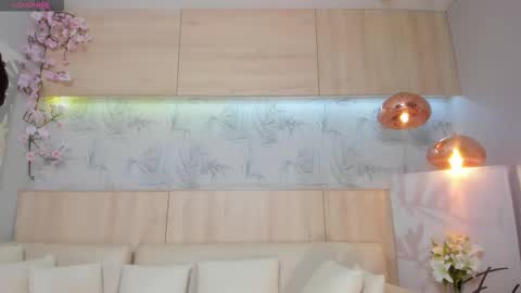   online show from October 27, 12:42 pm