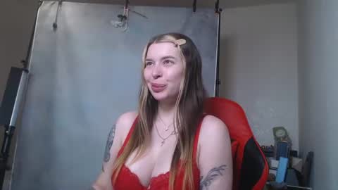 Snapshot of maryh0tlove chatting on June 30, 1:56 pm maryh0tlove online show from June 30, 1:56 pm