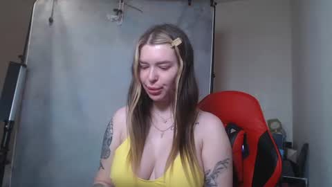 Snapshot of maryh0tlove chatting on July 1, 10:28 am maryh0tlove online show from July 1, 10:28 am