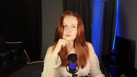 SirenVictoria online show from August 4, 7:05 pm