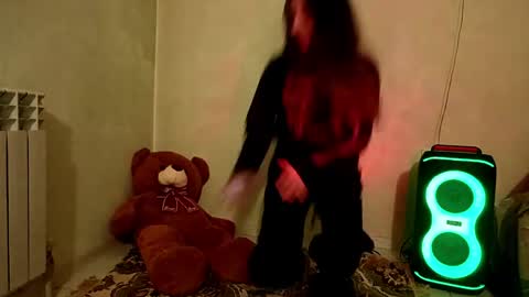 Snapshot of marylourosmarin chatting on March 26, 6:35 pm Trixie online show from March 26, 6:35 pm