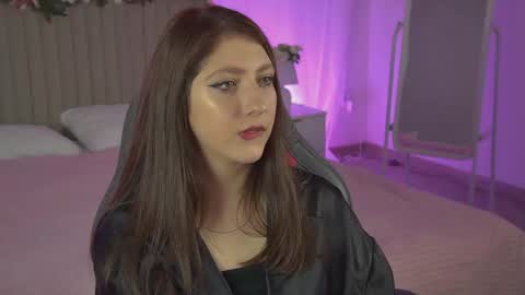 Snapshot of marymillerr chatting on October 12, 10:03 am Mary Miller online show from October 12, 10:03 am