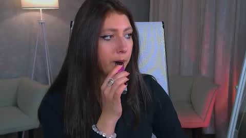 Snapshot of marymillerr chatting on October 24, 10:00 am Mary Miller online show from October 24, 10:00 am