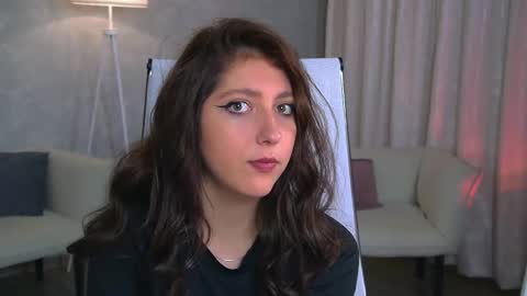 Snapshot of marymillerr chatting on October 31, 10:27 am Mary Miller online show from October 31, 10:27 am