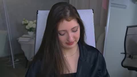 Snapshot of marymillerr chatting on November 6, 6:25 am Mary Miller online show from November 6, 6:25 am