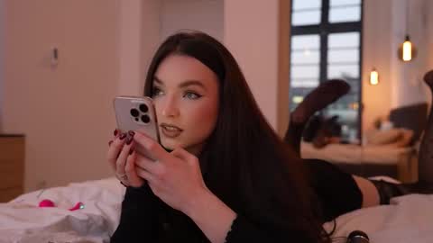 Marina online show from December 19, 2:57 pm