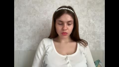 MaryYourr online show from December 2, 11:15 am