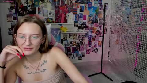 Snapshot of maryyy_may chatting on September 9, 6:07 pm maryyy_may online show from September 9, 6:07 pm