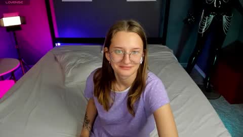 Snapshot of maryyy_may chatting on October 4, 7:50 am maryyy_may online show from October 4, 7:50 am