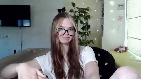 Nessa online show from June 19, 1:37 pm
