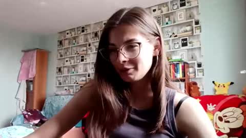 Kelly online show from April 9, 7:14 am