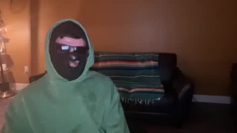 Snapshot of mascedjock chatting on May 9, 5:23 am mascedjock online show from May 9, 5:23 am